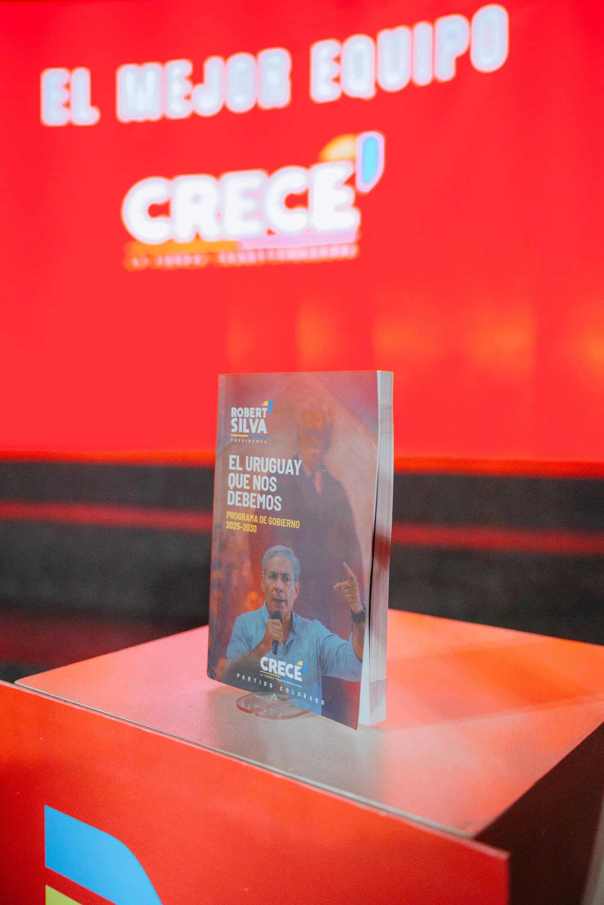 Equipo trabajando en propuestas programáticas